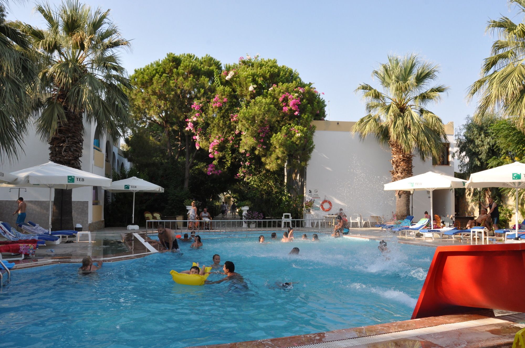 Hôtel Gumbet Anil Beach à Bitez Extérieur photo